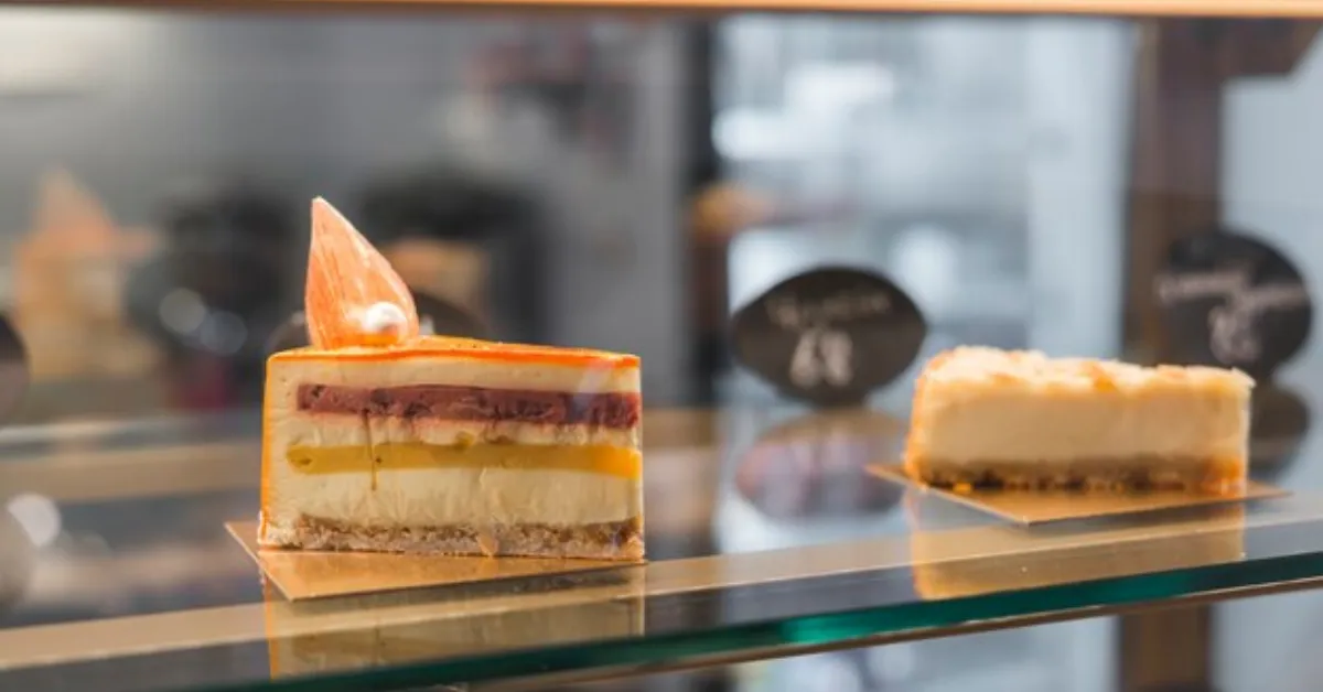 close-up of cheesecake in the fridge of a coffee shop