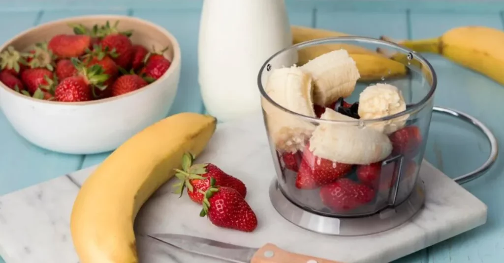 Strawberry and banana perfect for smoothie king angel food.